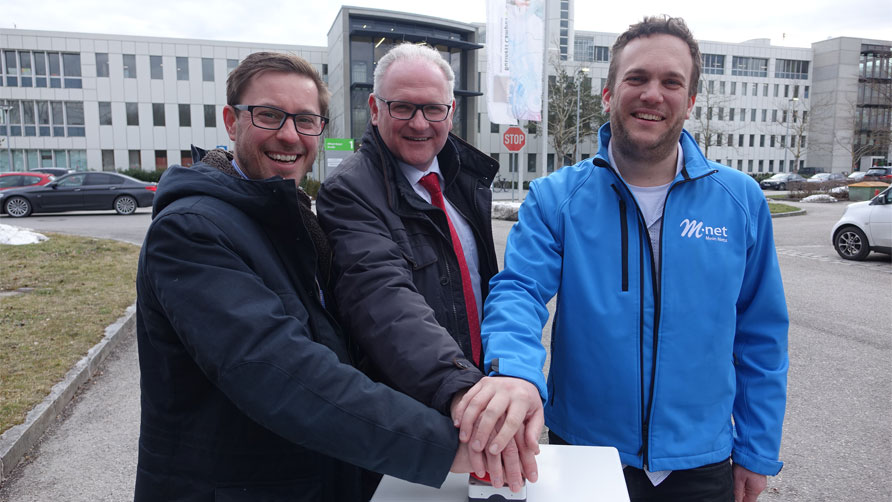 Glasfasertrasse im Münchner Norden geht in Betrieb