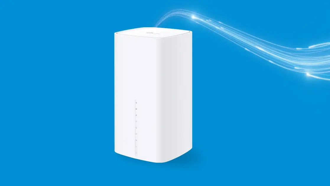 Ein TPLink Router vor blauem Hintergrund