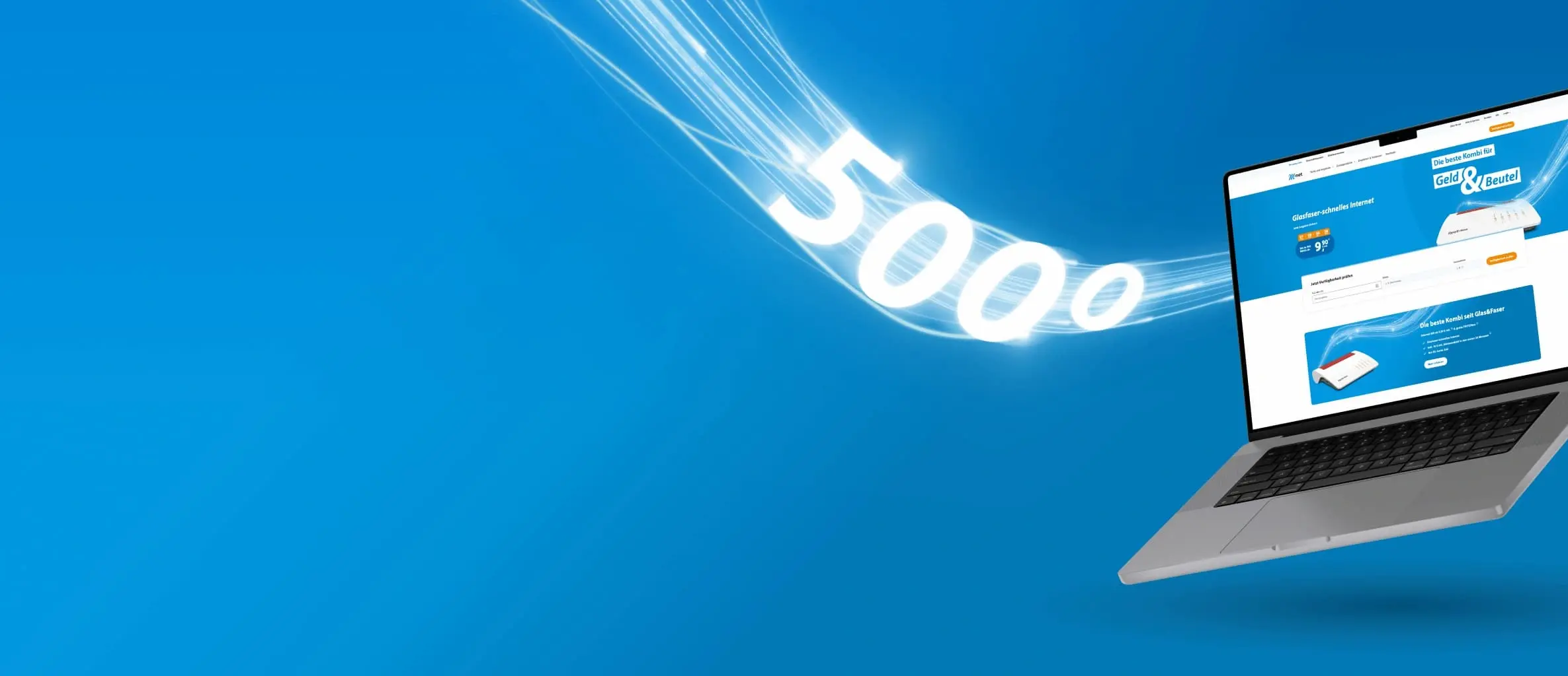 Ein Laptop vor blauem Hintergrund, es fliegt eine stilisierte "5000" aus dem Monitor