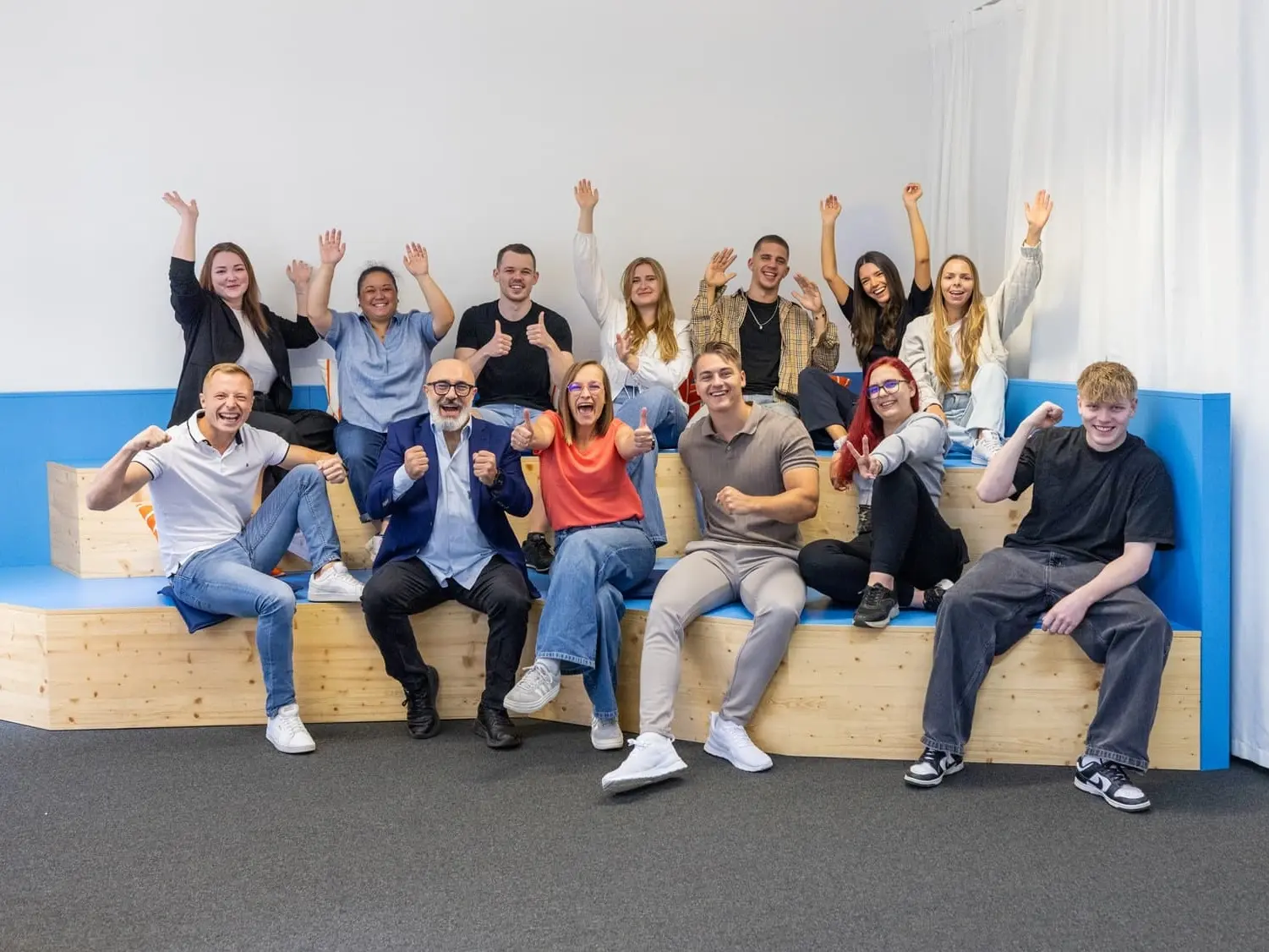 Gruppe von M-net Mitarbeitern