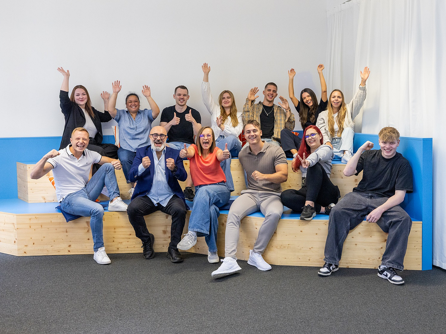 Gruppe von M-net Mitarbeitern